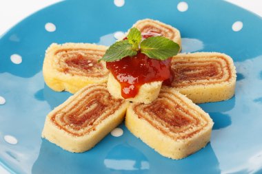 Bolo de rolo (İsviçre rulo, rulo kek) Brezilyalı tatlı