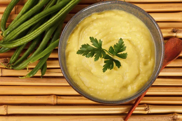 Sopa de creme vegetal com salsa — Fotografia de Stock