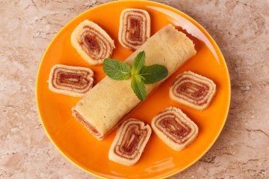 Bolo de rolo (İsviçre rulo, rulo kek) Brezilyalı tatlı