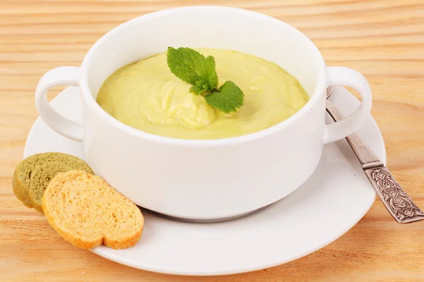 Sopa de creme vegetal com pão — Fotografia de Stock