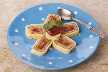 Bolo de rolo (İsviçre rulo, rulo kek) Brezilyalı tatlı