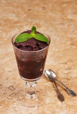 Acai pulp cam ile taze nane 