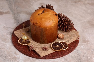 Panettone - tatlı Noel için geleneksel somun ekmek 