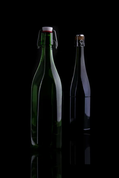 Botellas de vino oscuro — Foto de Stock