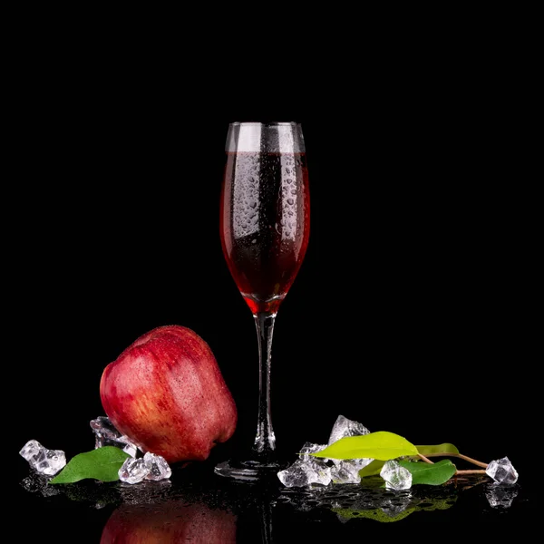 Champagne glass with apple — Stock Photo, Image