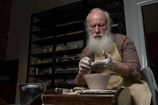 High Angle Craftsman Working Pottery Wheel While Sculping Clay Pot — Stock Photo, Image