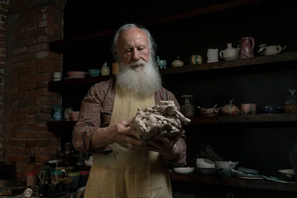 Reconstruction Ancient Craft Artisan Wrinkles Clay Create Pottery Holds Lump — Stock Photo, Image