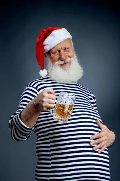 Santa Marinheiro Com Barba Cinza Com Cerveja Mão — Fotografia de Stock