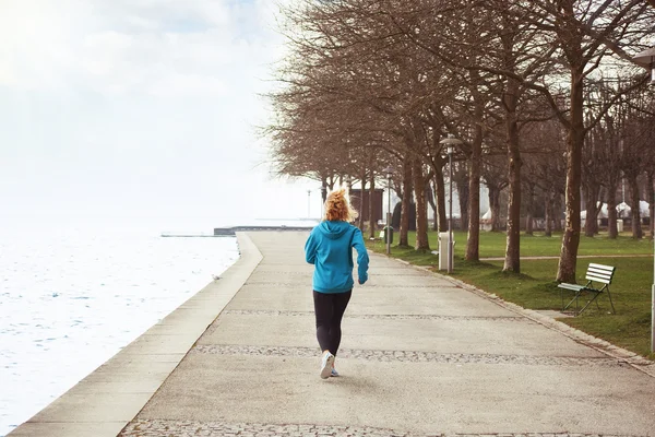 Mujer joven deporte running — Foto de Stock