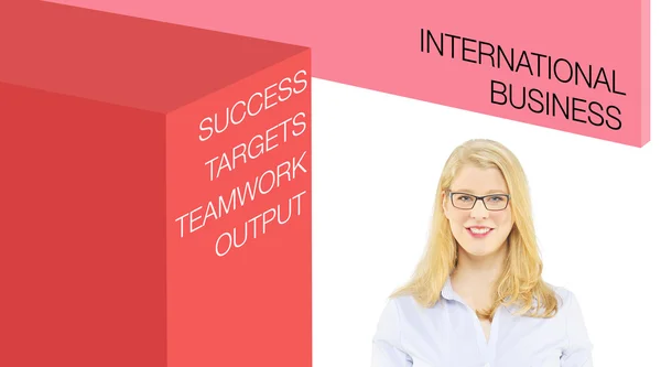 Selbstbewusste Geschäftsfrau und Geschäftswörter - internationales Geschäft — Stockfoto