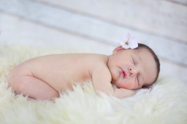 Yeni doğan bebek uyku