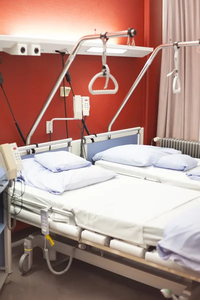 Szpital pokój z dwoma łóżkami — Zdjęcie stockowe