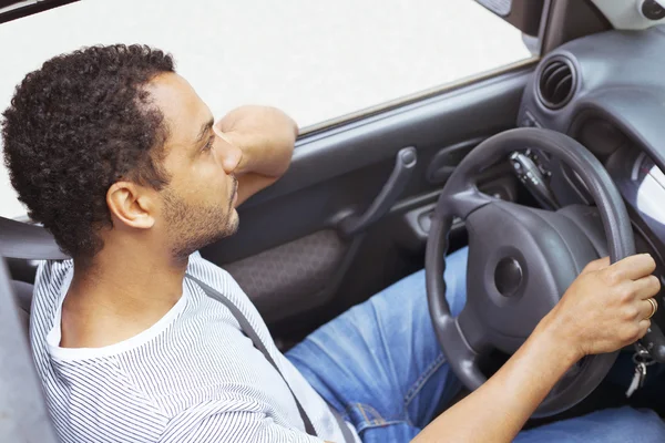 Conducteur frustré coincé dans un embouteillage — Photo