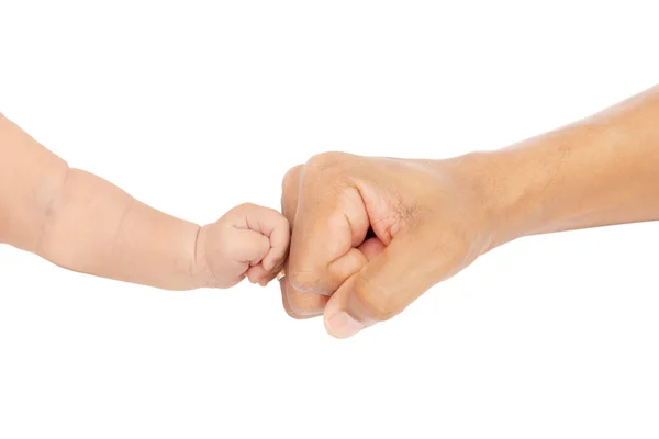 Baba ve oğul bir yumruk çarpmak yapıyor