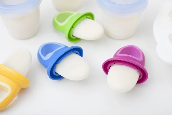 Леденцы с грудным молоком для детей — стоковое фото