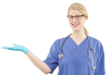 Güzel sarışın kadın doktor