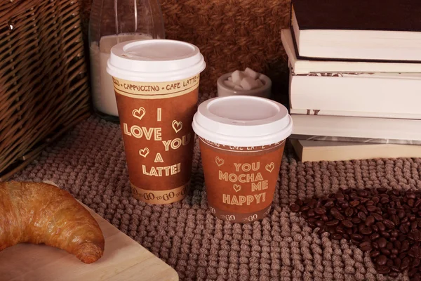 Romantisk kaffe för alla hjärtans dag — Stockfoto