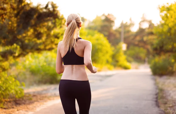 Young Woman Running In Park — Stock Photo, Image