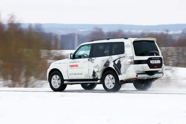 Nuevo Mitsubishi Pajero — Foto de Stock