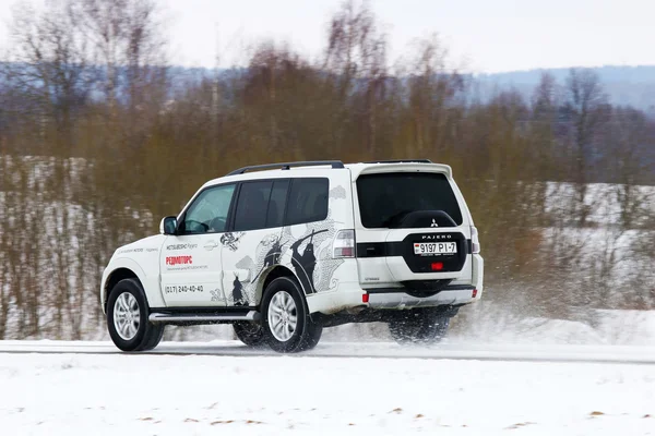 Nieuwe Mitsubishi Pajero — Stockfoto