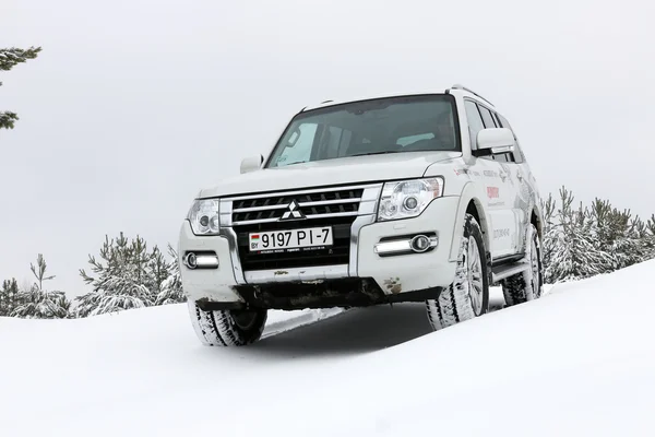 Nuevo Mitsubishi Pajero — Foto de Stock