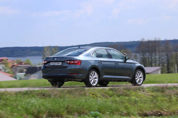 Nuevo Skoda Superb — Foto de Stock