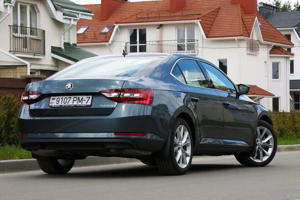 Nuevo Skoda Superb — Foto de Stock