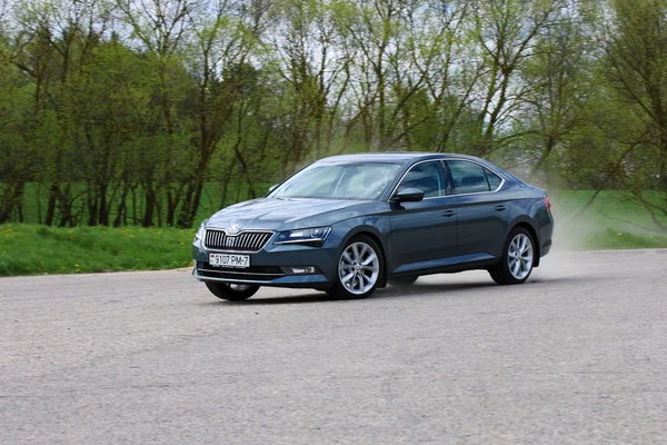 Nuevo Skoda Superb — Foto de Stock