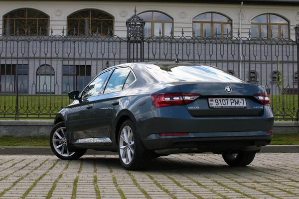 Новая Skoda Superb — стоковое фото