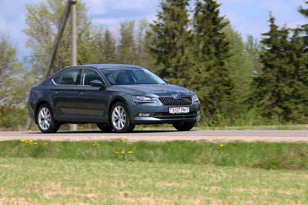 Nieuwe Skoda Superb — Stockfoto