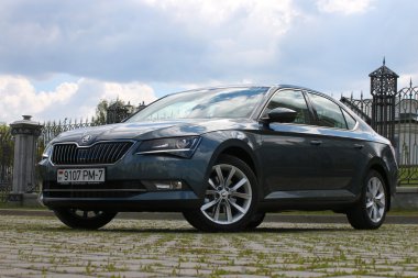 Yeni Skoda Superb