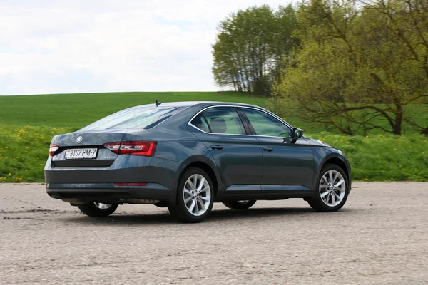 Nuevo Skoda Superb — Foto de Stock