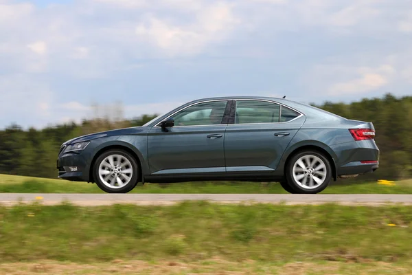 Nuevo Skoda Superb — Foto de Stock