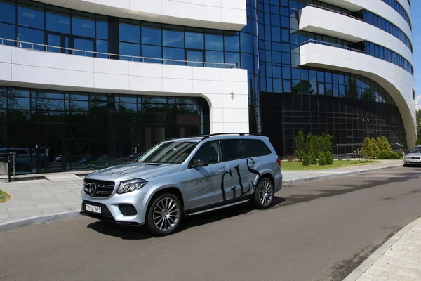 Mercedes-Benz GLS на тест-драйве — стоковое фото