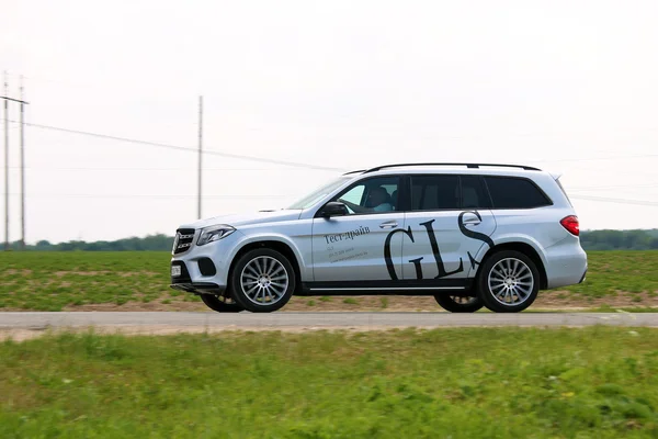 Mercedes-Benz Gls bij proefrit — Stockfoto