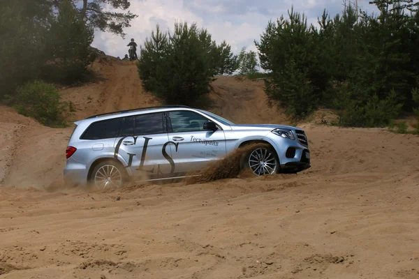 Mercedes-Benz GLS en la prueba de manejo —  Fotos de Stock