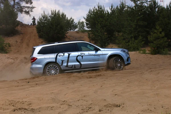 Mercedes-Benz GLS en la prueba de manejo —  Fotos de Stock