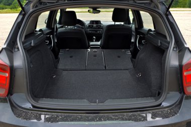 BMW 1-series trunk inside