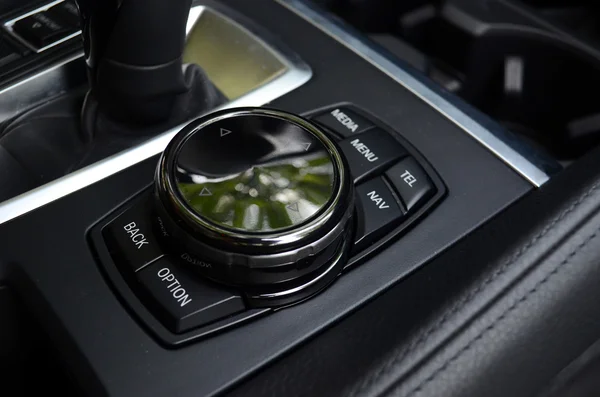 Панель управления BMW X6 M50d — стоковое фото