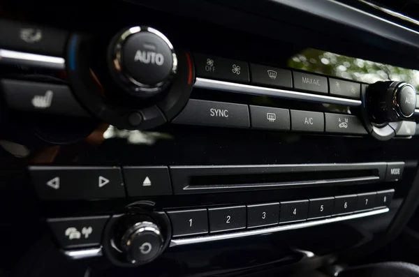 BMW X 6 M50d ses sistemi