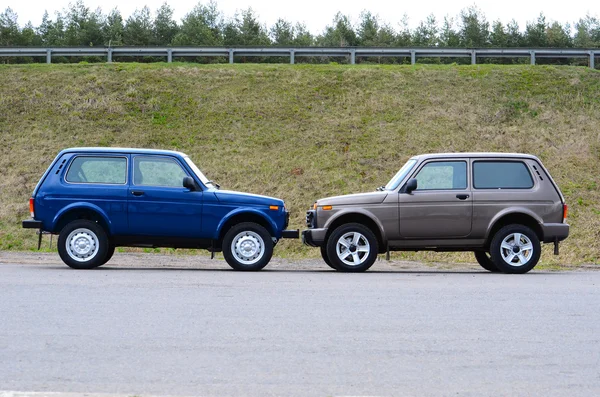 LADA 4x4 y LADA 4x4 Urbano — Foto de Stock