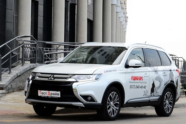 Nieuw Mitsubishi Outlander — Stockfoto