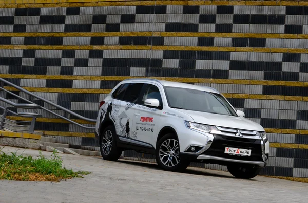 Nieuw Mitsubishi Outlander — Stockfoto