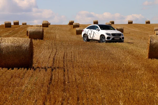 Mercedes-Benz GLE 400 Coupe al aire libre — Foto de Stock