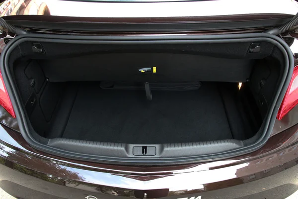 Opel Cascada trunk — Stockfoto