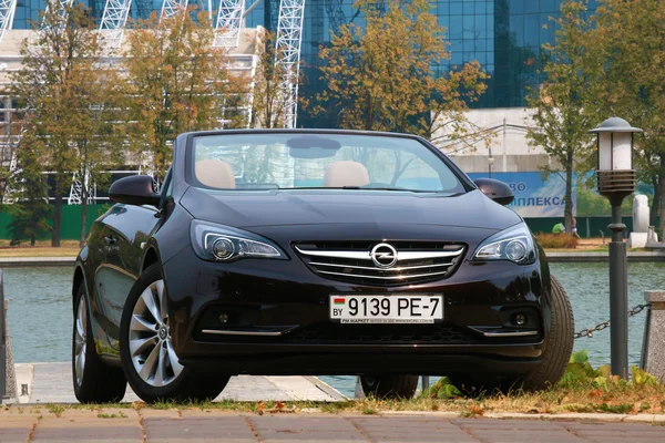 Opel Cascada en la prueba de manejo — Foto de Stock