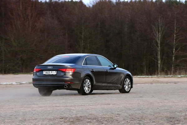 2016 modeljaar Audi A4 — Stockfoto