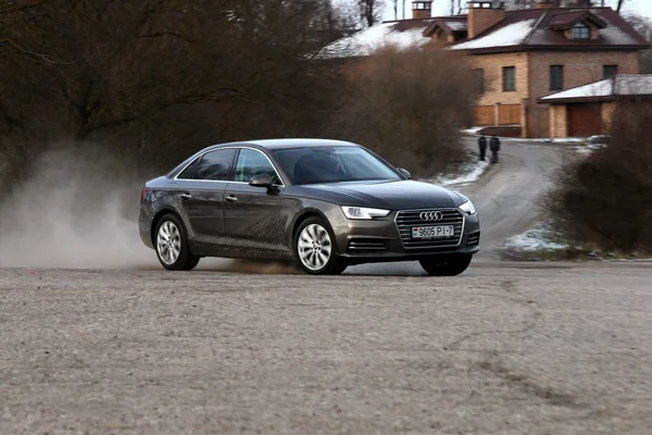 2016 año modelo Audi A4 — Foto de Stock