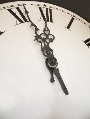 Saat neredeyse gece yarısı kopya alanı ile gösterilen