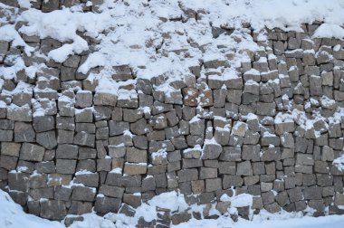 Dekoratif taş monolith